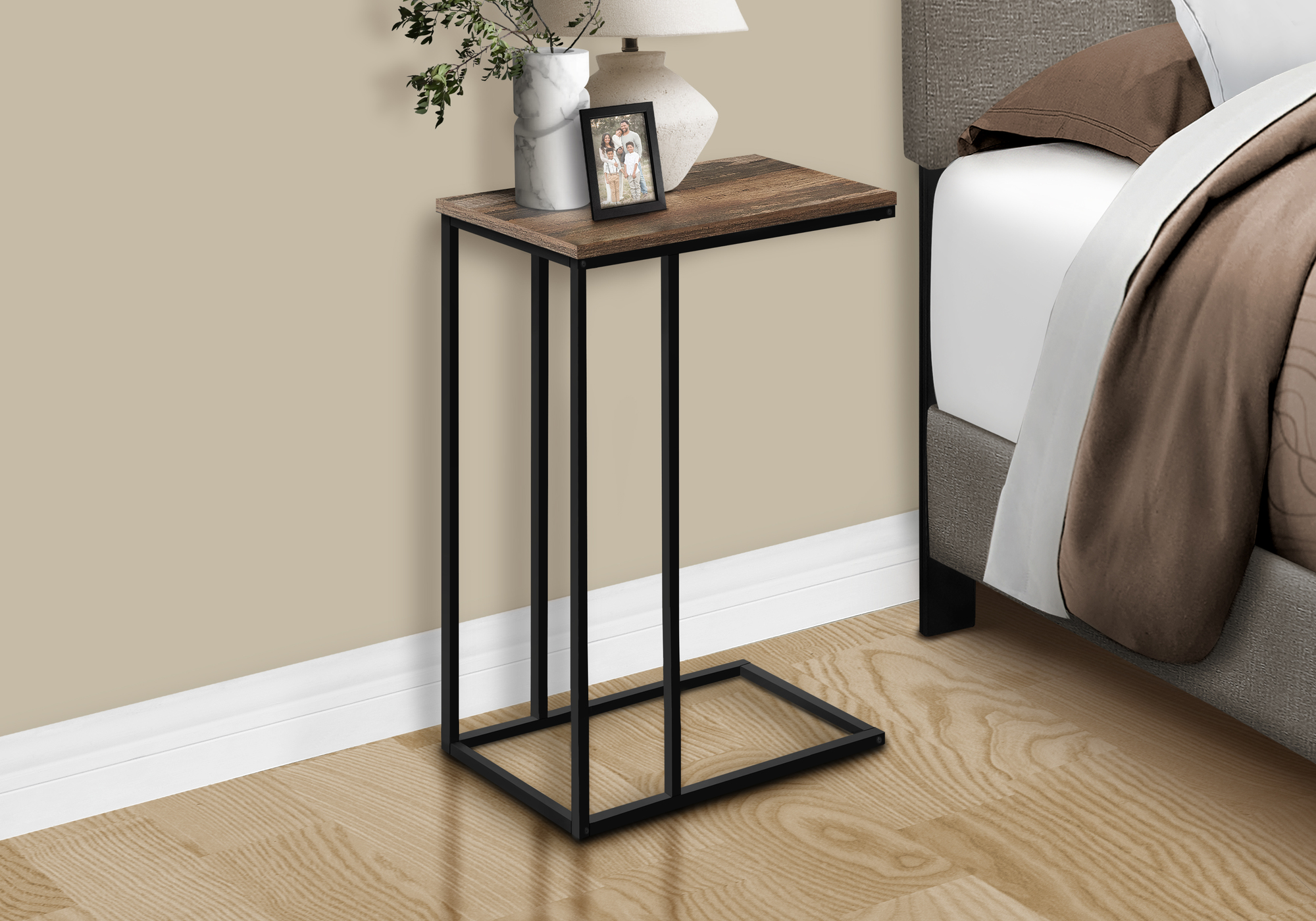 ACCENT TABLE - 25"H / BROWN RECLAIMED / BLACK METAL