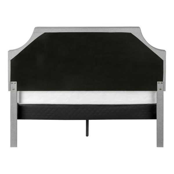 BED - QUEEN SIZE / GREY LINEN WITH CHROME METAL LEGS