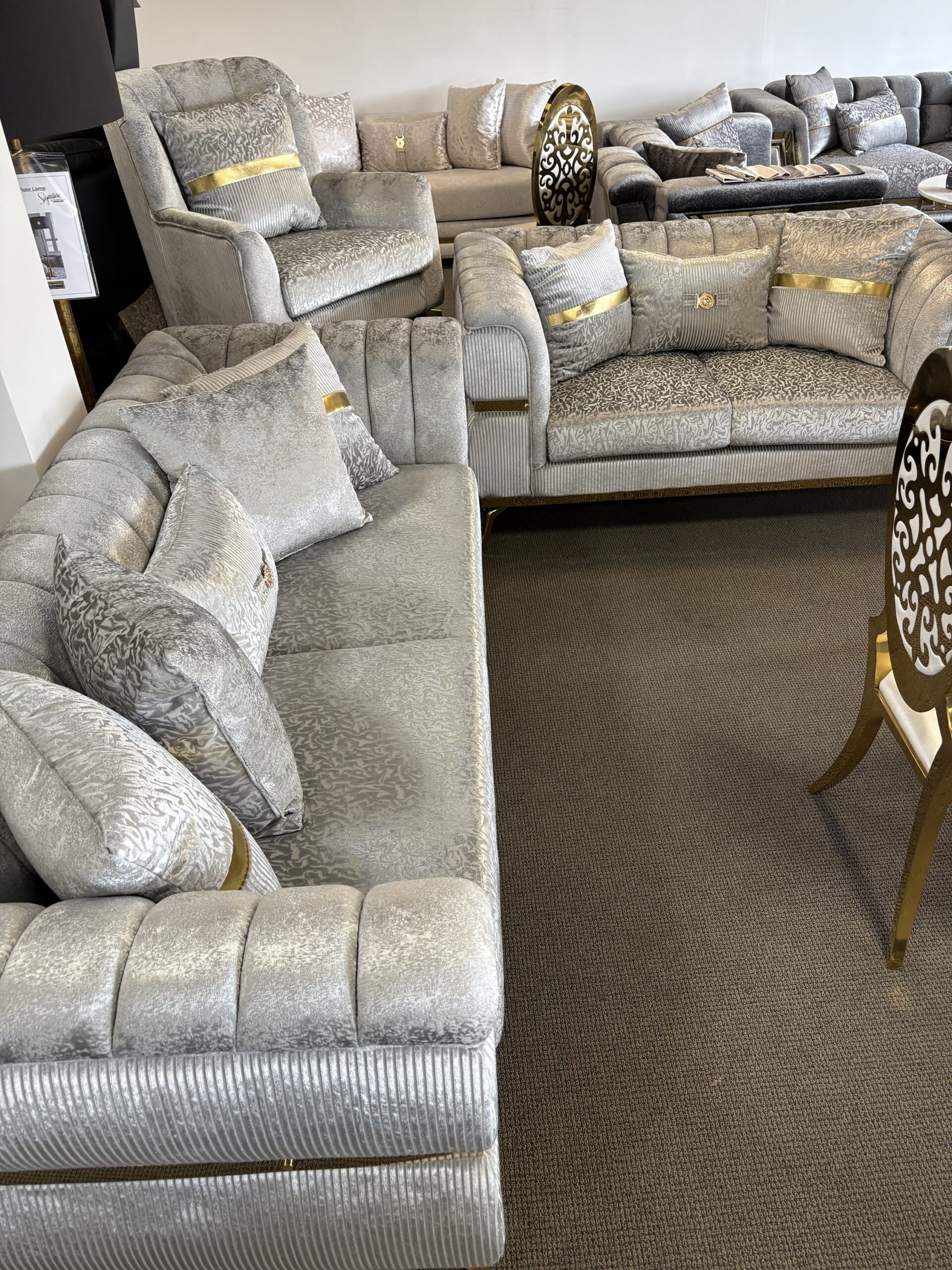 Catarina Highstyle Living Room Set in Shimmer Jacquard Grey