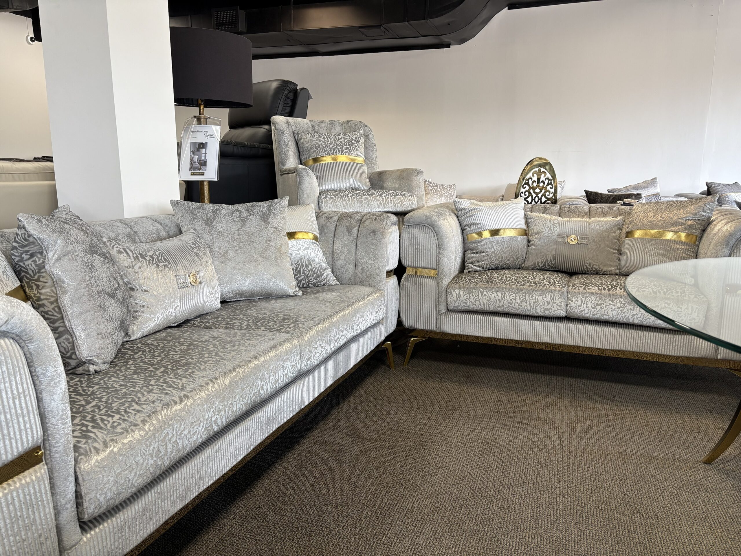 Catarina Highstyle Living Room Set in Shimmer Jacquard Grey